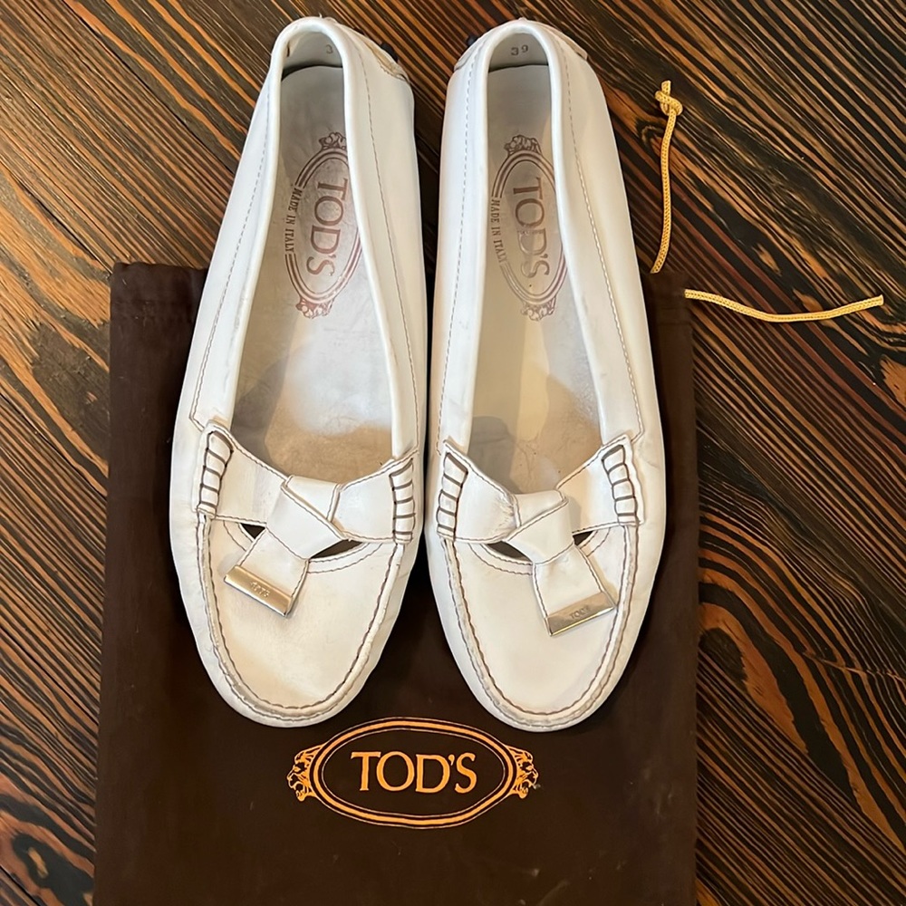 Tod’s Women’s White Leather Driving Loafer - Size 39